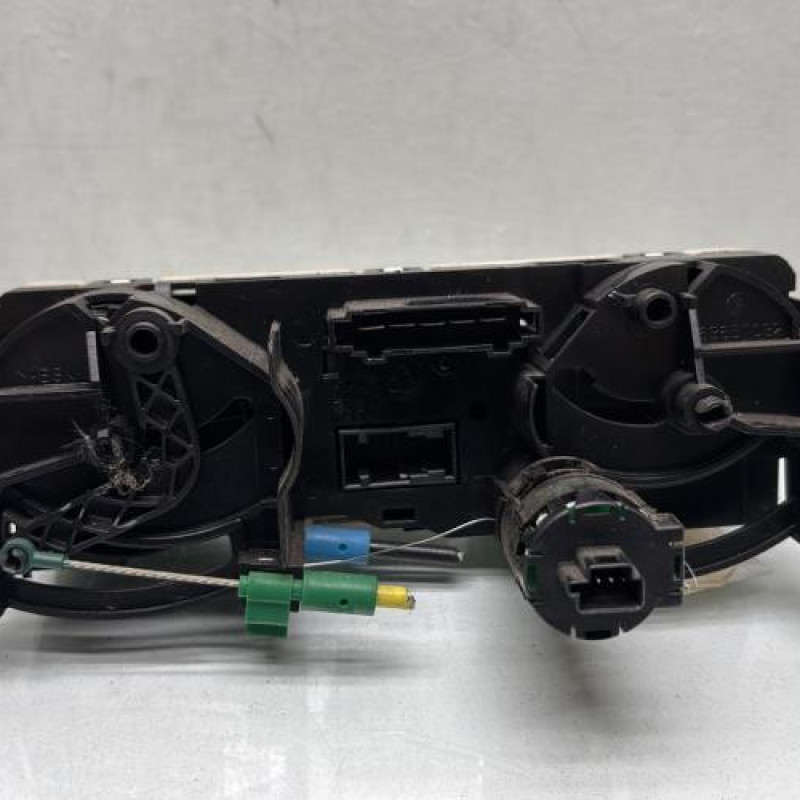 Commande chauffage MITSUBISHI COLT 6 Photo n°2