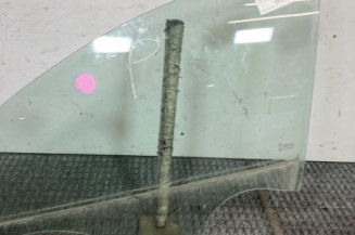 Vitre avant gauche DACIA SANDERO 2 Photo n°1