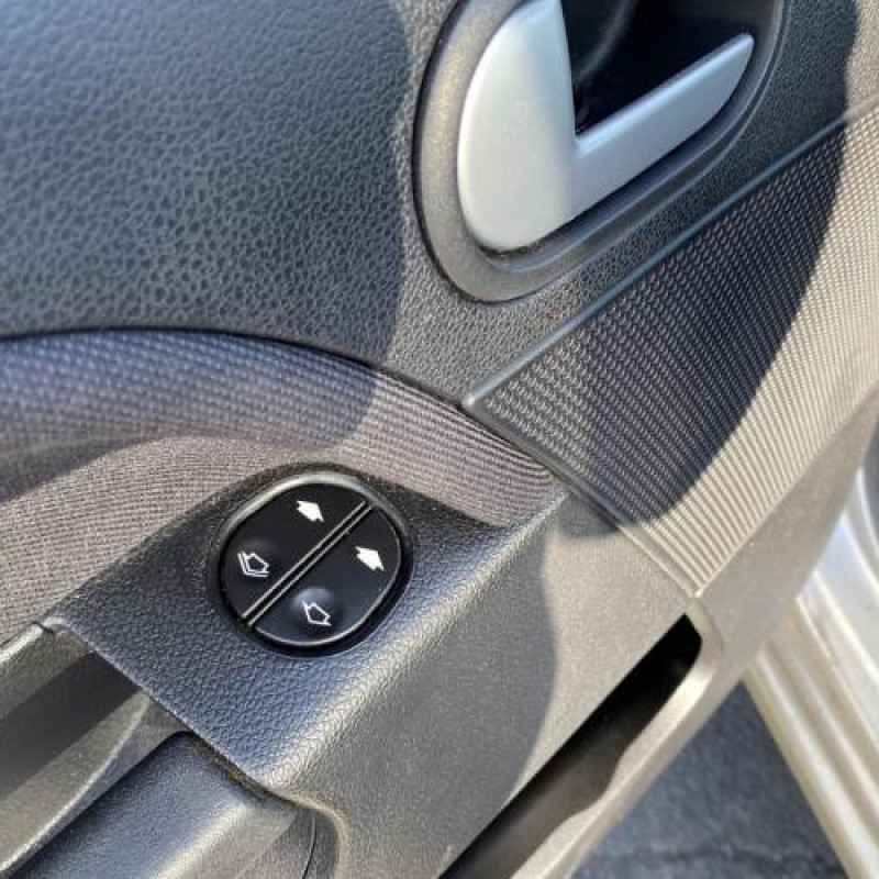 Commande chauffage FORD FIESTA 5 Photo n°15