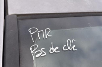 Poignee interieur arriere droit RENAULT CLIO 3