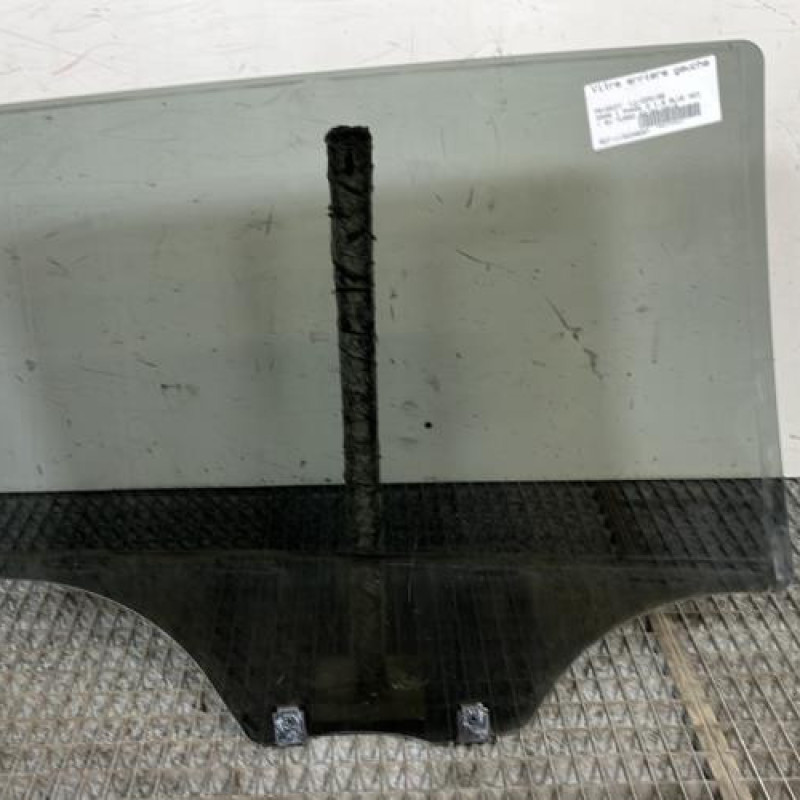 Vitre arriere gauche PEUGEOT 2008 1 Photo n°4