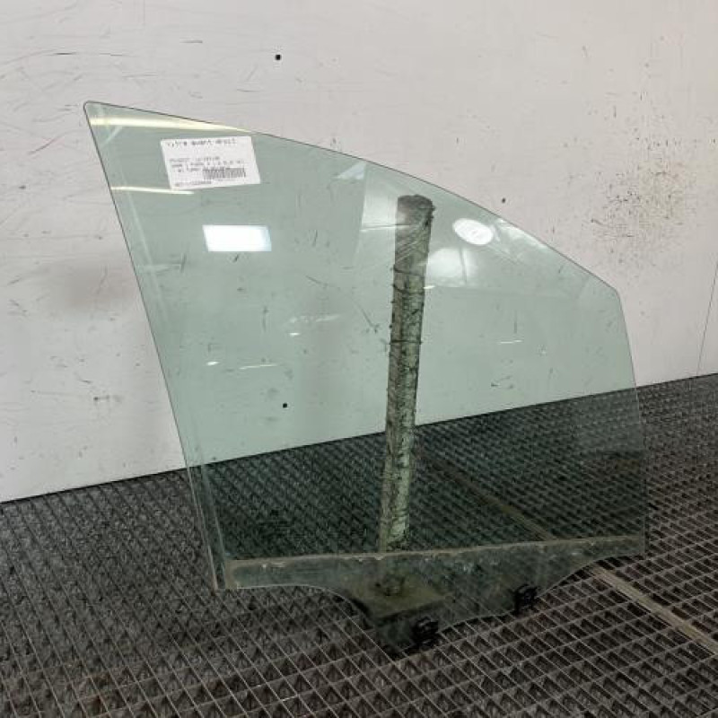 Vitre avant droit PEUGEOT 2008 1 Photo n°3