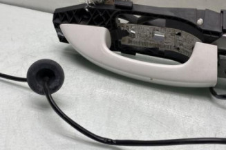 Poignee porte avant gauche VOLKSWAGEN SCIROCCO 3 Photo n°1