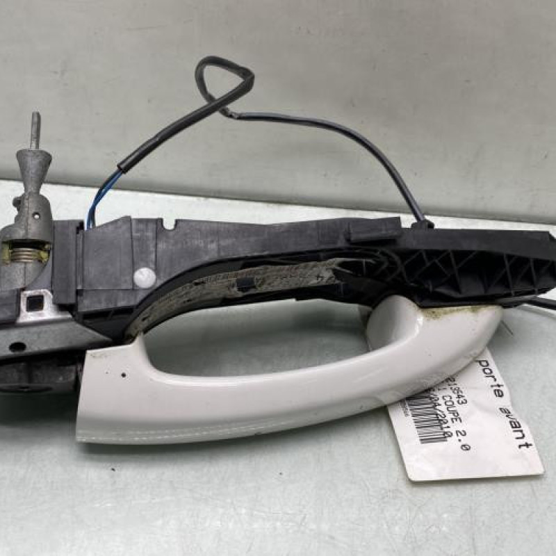 Poignee porte avant gauche VOLKSWAGEN SCIROCCO 3 Photo n°2