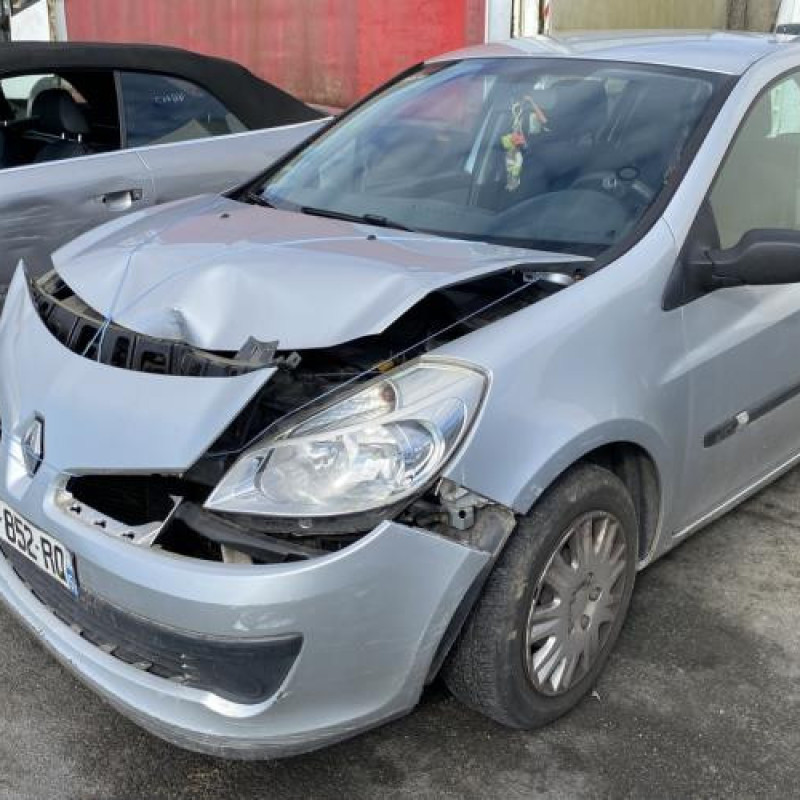 Poignee porte avant gauche RENAULT CLIO 3 Photo n°4