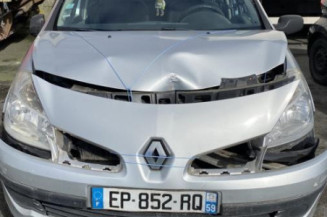 Poignee porte avant gauche RENAULT CLIO 3
