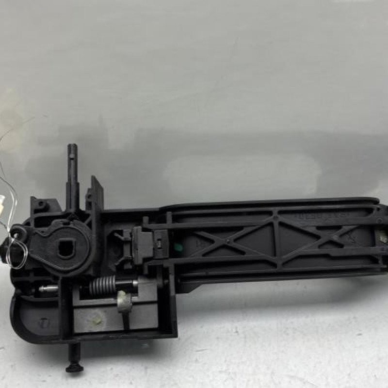 Poignee porte avant droit FORD FIESTA 5 Photo n°3