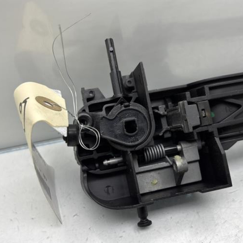 Poignee porte avant droit FORD FIESTA 5 Photo n°4