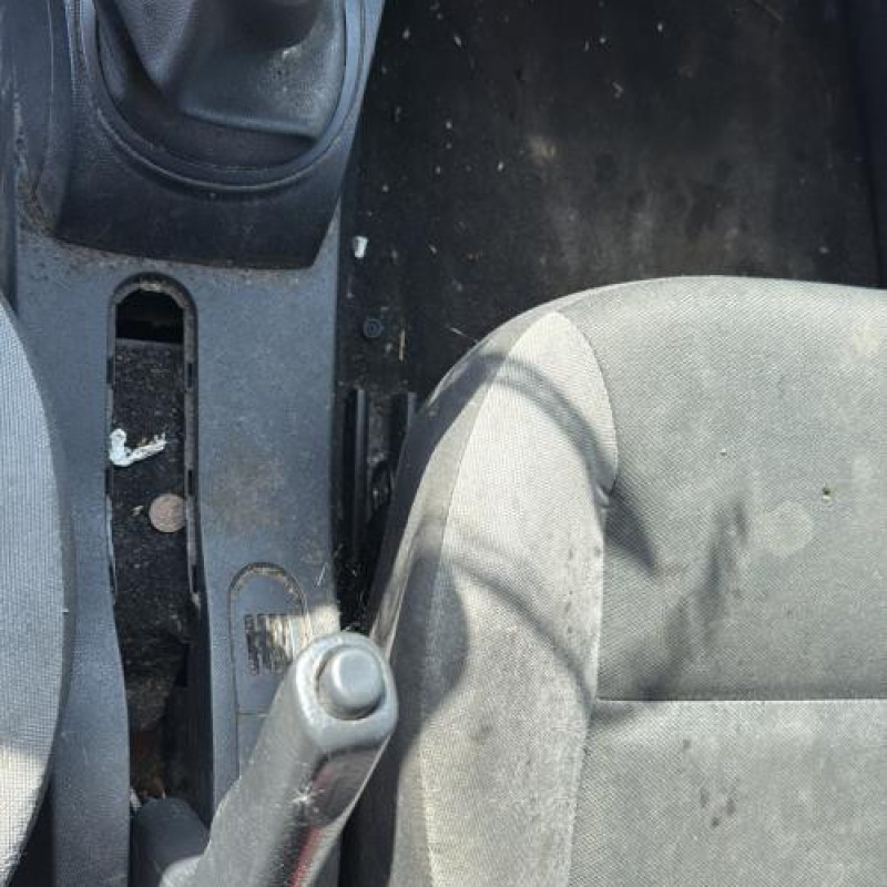 Poignee porte avant droit RENAULT CLIO 3 Photo n°16