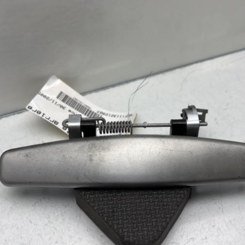 Poignee porte arriere gauche DACIA SANDERO 1 Photo n°1