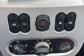 Poignee porte arriere gauche DACIA SANDERO 1