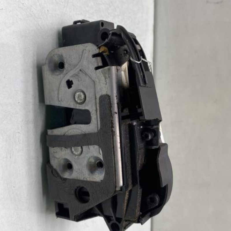 Poignee porte avant gauche FORD FIESTA 6 Photo n°1