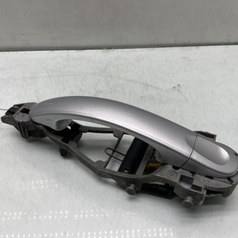 Poignee porte arriere droit VOLKSWAGEN GOLF 6 Photo n°2