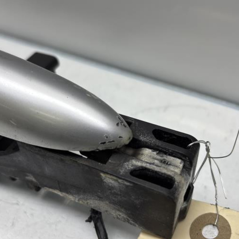 Poignee porte arriere droit RENAULT SCENIC 2 Photo n°4