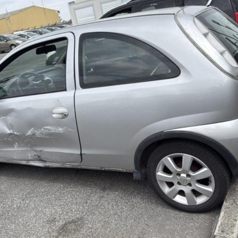 Poignee porte avant gauche OPEL CORSA C Photo n°9