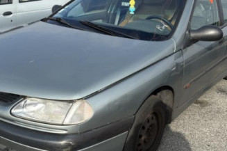 Poignee porte avant droit RENAULT LAGUNA 1