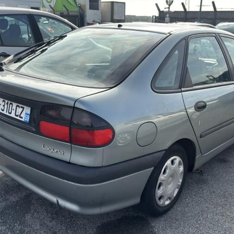 Poignee porte avant droit RENAULT LAGUNA 1 Photo n°6