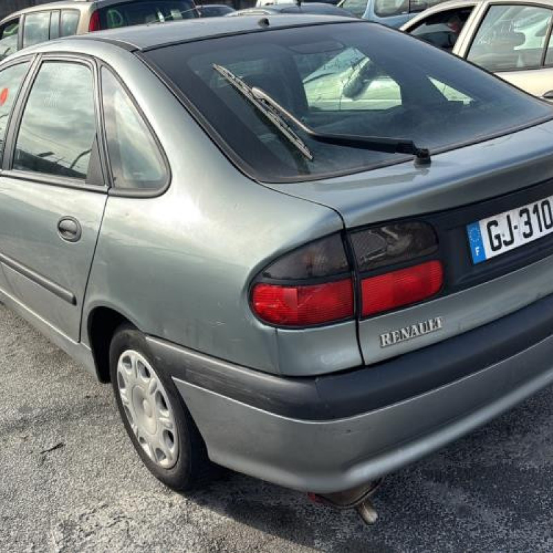 Poignee porte avant droit RENAULT LAGUNA 1 Photo n°7