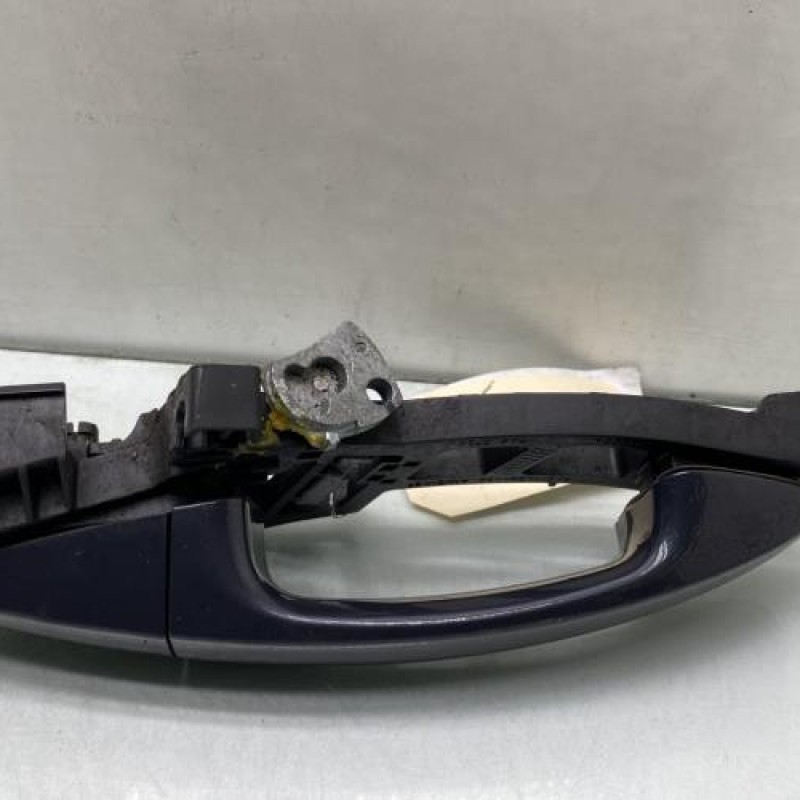 Poignee porte arriere droit FORD FIESTA 6 Photo n°3