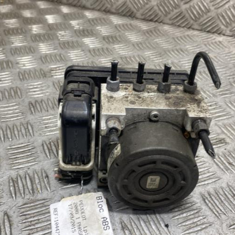 Bloc ABS (freins anti-blocage) PEUGEOT 2008 1 Photo n°4