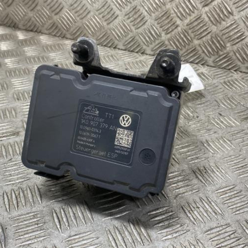 Bloc ABS (freins anti-blocage) VOLKSWAGEN GOLF 6 Photo n°1