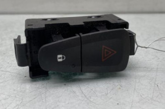Bouton de warning RENAULT MEGANE 3 Photo n°1
