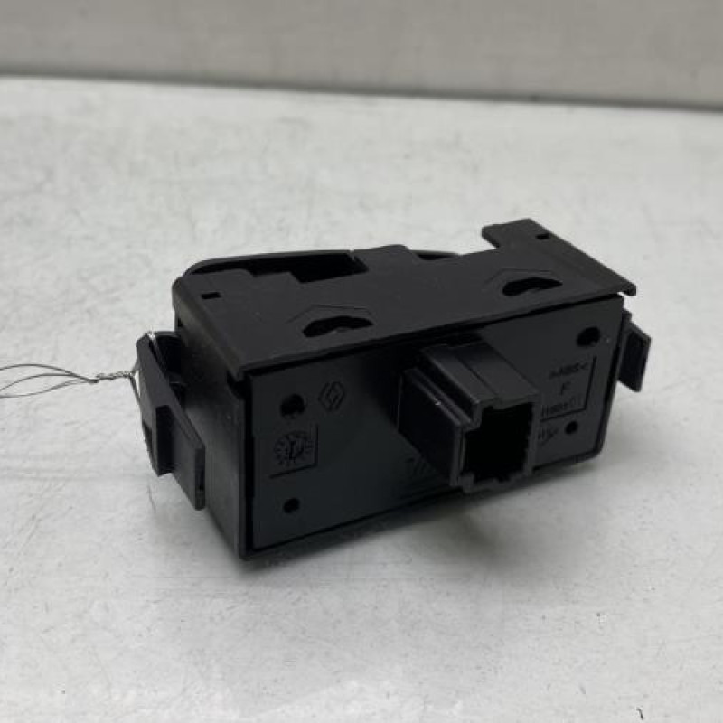 Bouton de warning RENAULT MEGANE 3 Photo n°2