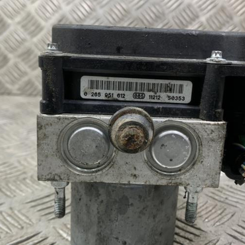 Bloc ABS (freins anti-blocage) CITROEN DS5 Photo n°2