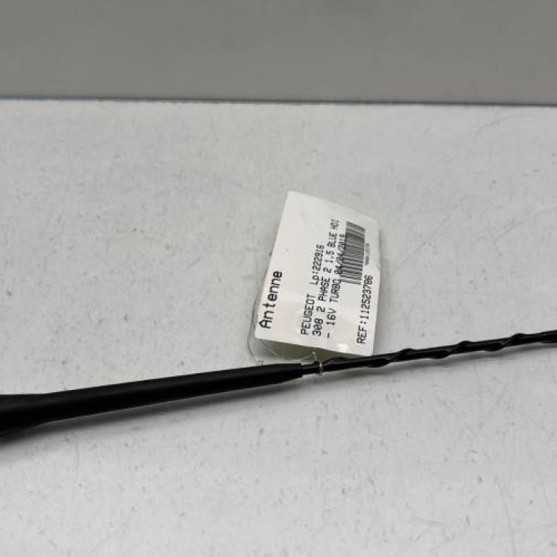 Antenne PEUGEOT 308 2 Photo n°1