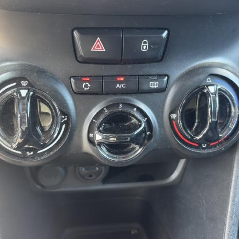 Antenne PEUGEOT 208 1 Photo n°18