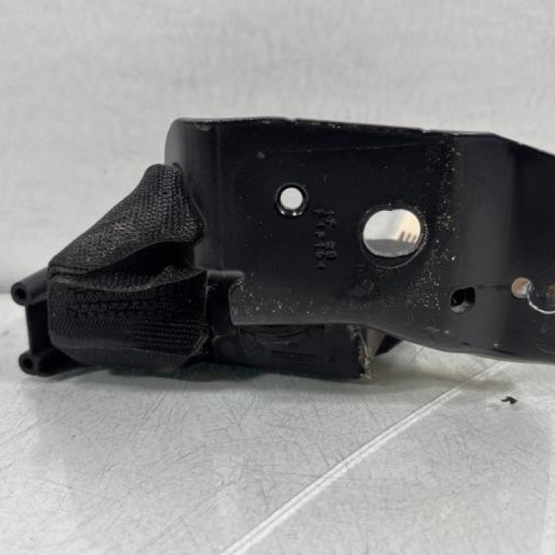 Attache ceinture arriere gauche RENAULT CLIO 3 Photo n°2