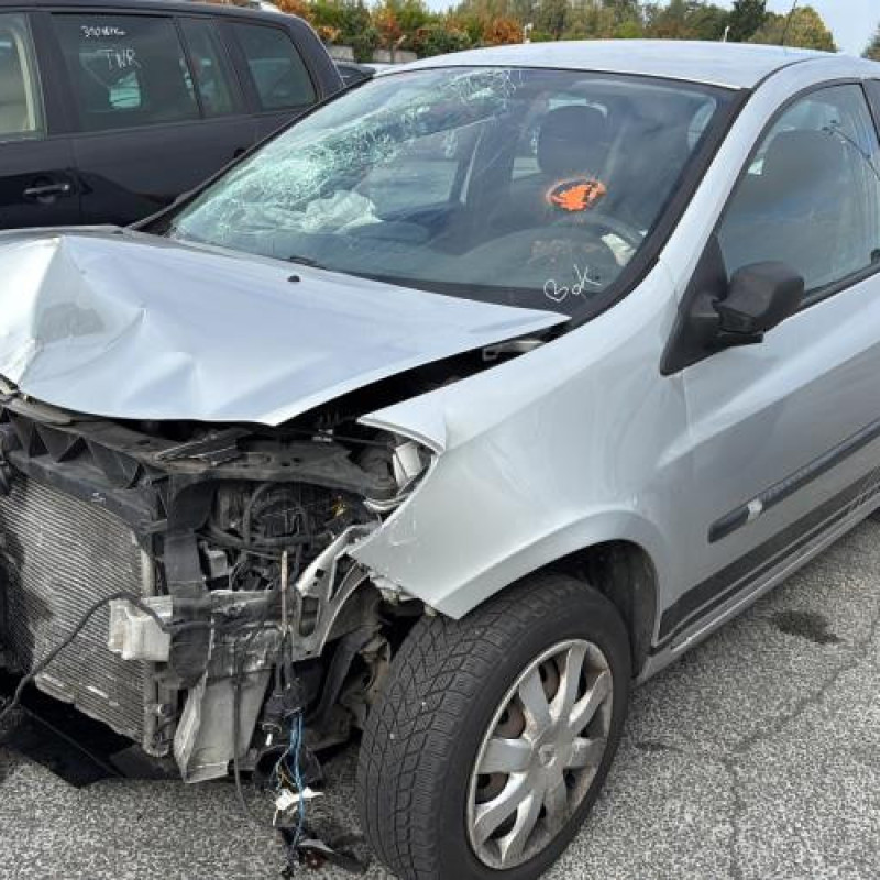 Bouton de coffre RENAULT CLIO 3 Photo n°5