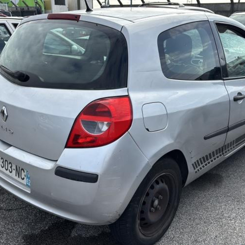 Bouton de coffre RENAULT CLIO 3 Photo n°7