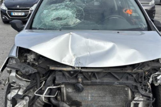 Bouton de coffre RENAULT CLIO 3