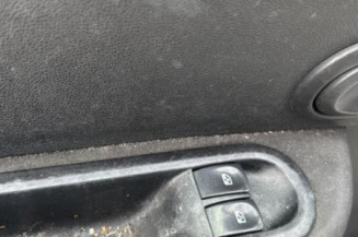 Bouton de coffre RENAULT CLIO 3