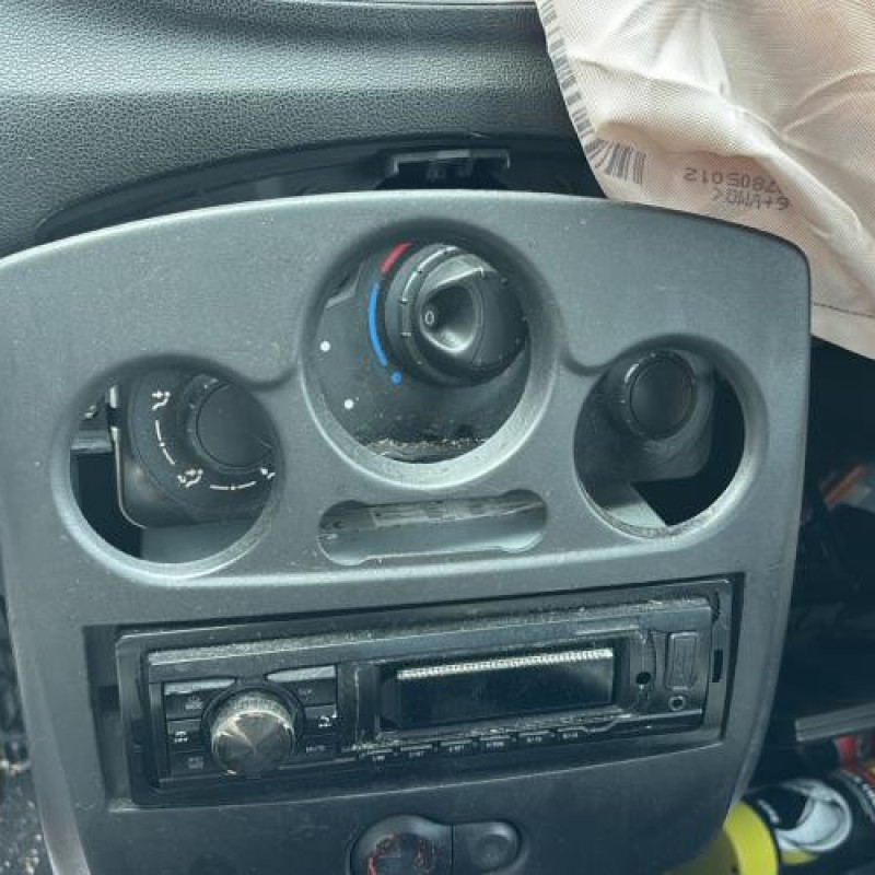 Bouton de coffre RENAULT CLIO 3 Photo n°19