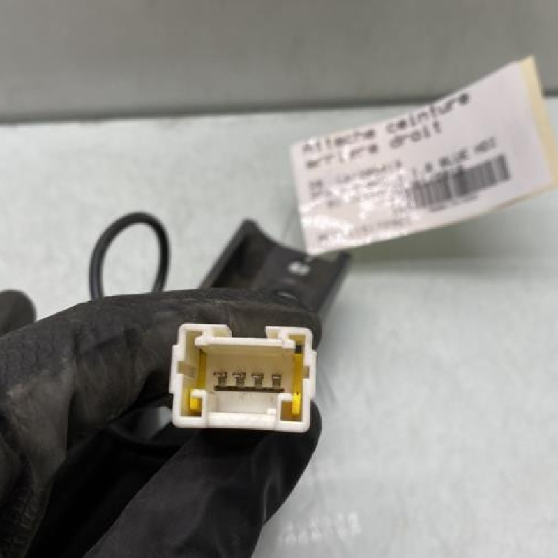 Attache ceinture arriere droit DS DS4 1 Photo n°2