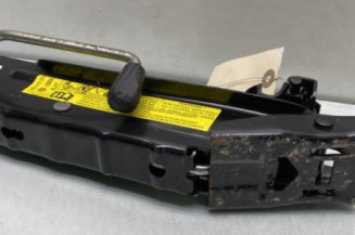 Cric VOLKSWAGEN SCIROCCO 3