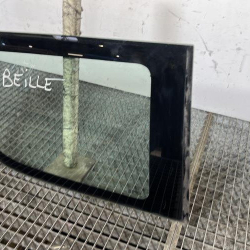 Custode arriere droit SUZUKI SWIFT 3 Photo n°3