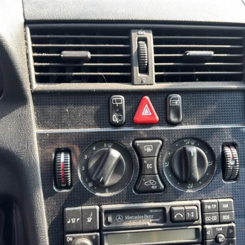 Feu arriere principal droit (feux) MERCEDES CLASSE C 202 Photo n°19