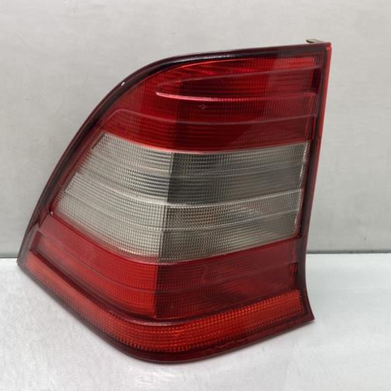 Feu arriere principal gauche (feux) MERCEDES CLASSE C 202 Photo n°3