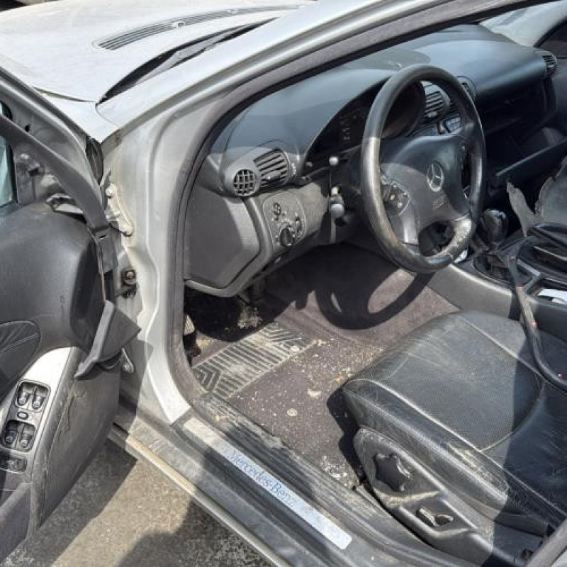 Feu arriere principal droit (feux) MERCEDES CLASSE C 203 Photo n°12