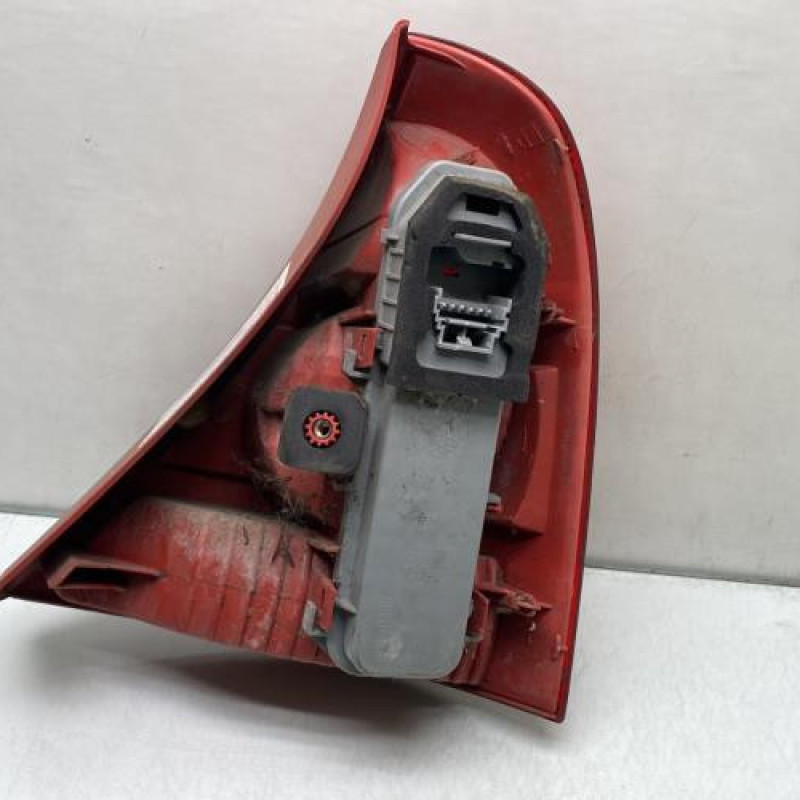 Feu arriere principal gauche (feux) RENAULT CLIO 2 Photo n°2