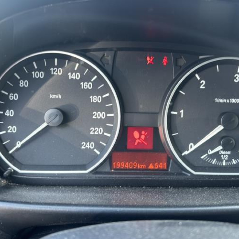 Malle/Hayon arriere BMW SERIE 1 E87 Photo n°20