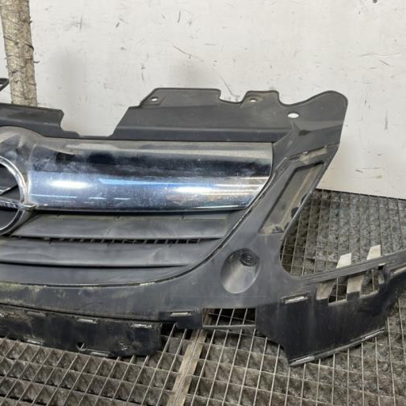 Calandre OPEL CORSA D Photo n°3