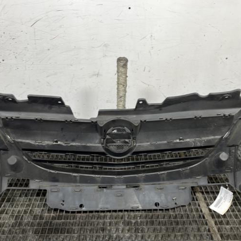 Calandre OPEL CORSA D Photo n°4