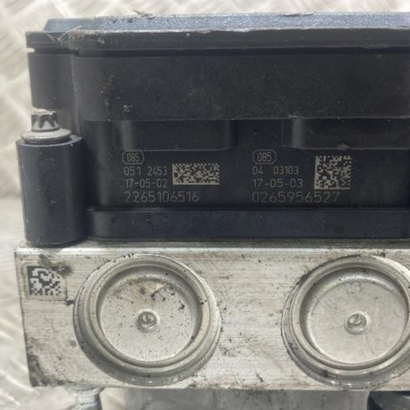 Bloc ABS (freins anti-blocage) DACIA DUSTER 1 Photo n°4