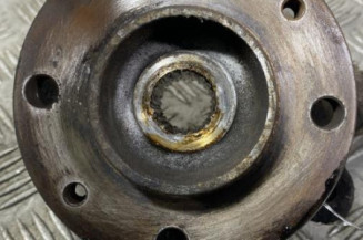 Pivot de moyeu avant droit RENAULT CLIO 1