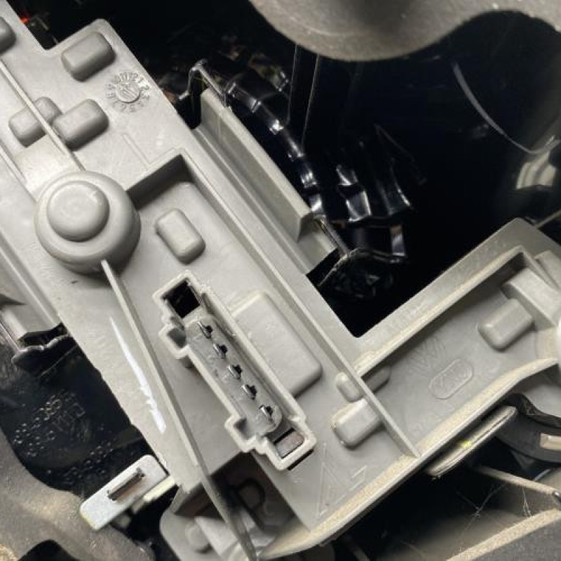 Feu arriere principal gauche (feux) VOLKSWAGEN GOLF 6 Photo n°3