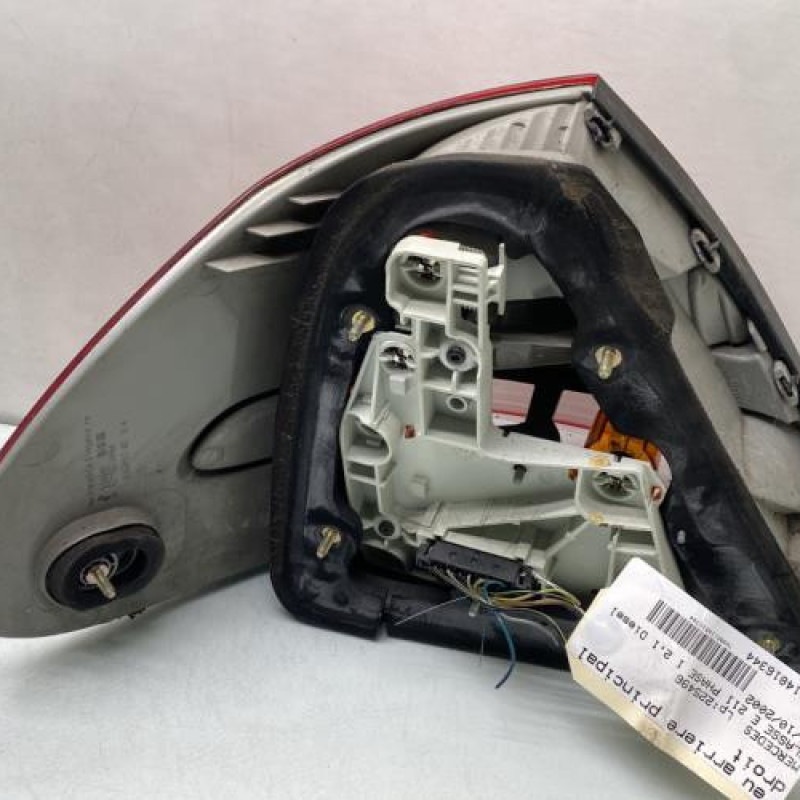 Feu arriere principal droit (feux) MERCEDES CLASSE E 211 Photo n°2